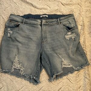 Almost Famous Frayed Hem Shorts Size 20